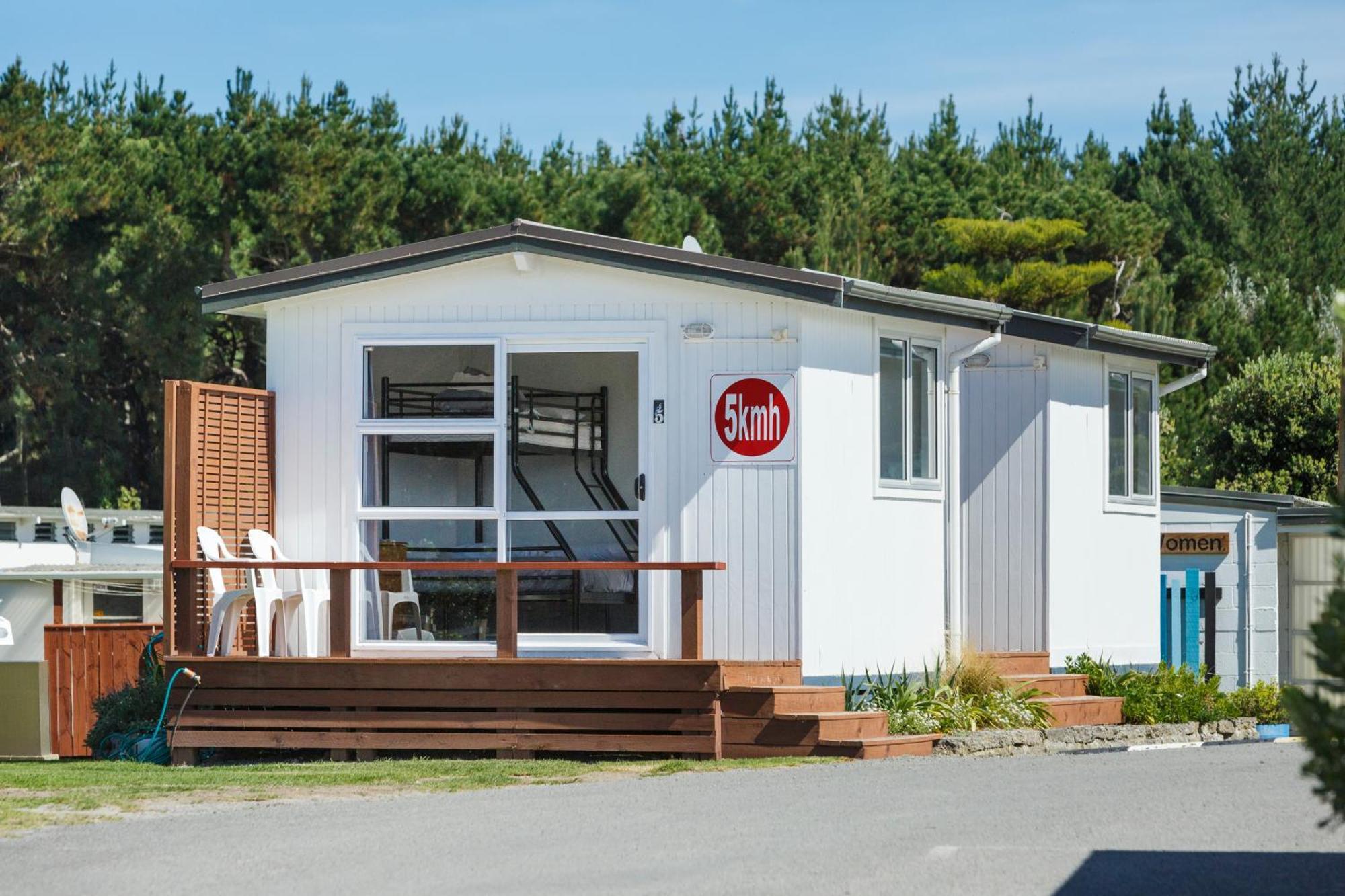 Foxton Beach Holiday Park Exterior photo